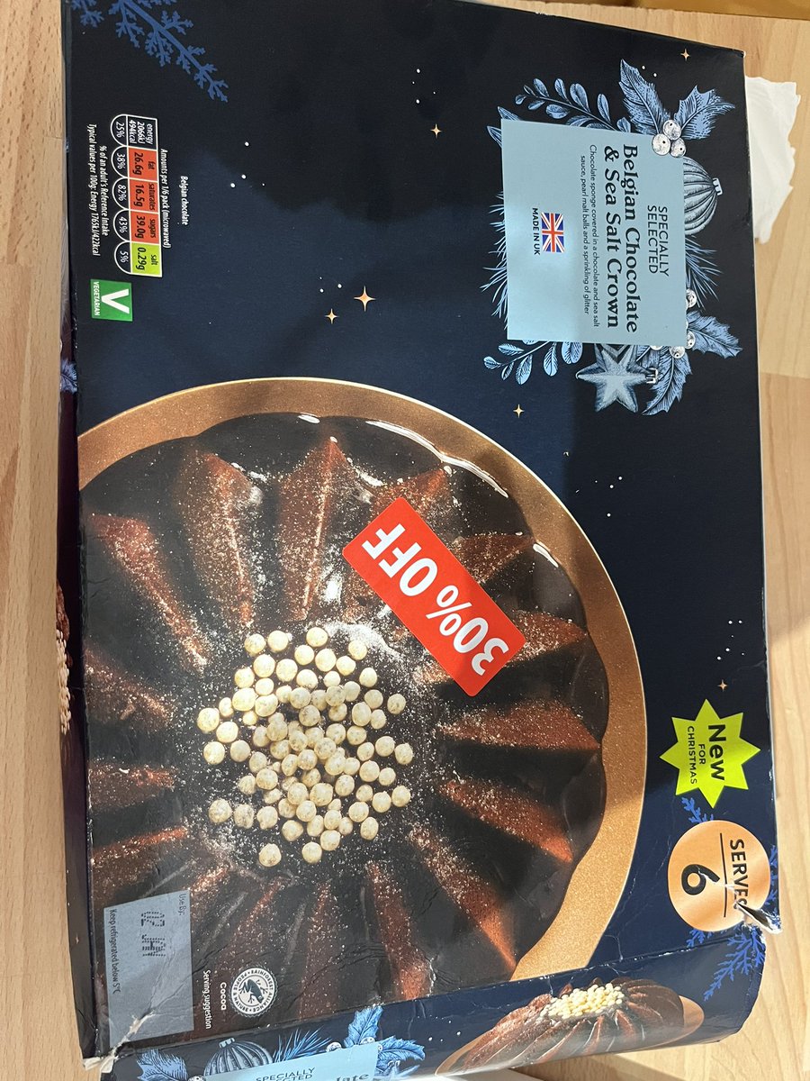 BringMeTheAlana's tweet photo. @AldiUK just went to tuck into our New Year’s Eve pudding and the sauce is mouldy! In date until January 2nd, it was discounted due to the damaged box - NOT the mould. I wouldn’t have purchased if I’d have realised, no pudding for us https://t.co/dMEyTrw8mr