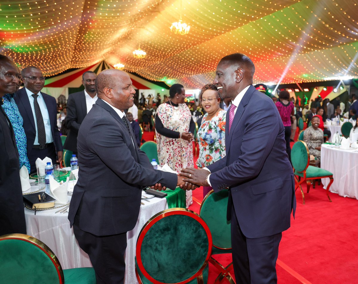 WilliamsRuto's tweet photo. At @StateHouseKenya, Nakuru, in the company of First Lady @MamaRachelRuto, Deputy President @rigathi, his spouse @Pastor_Dorcas, Governor @susankihika, Cabinet Secretaries, among other leaders. https://t.co/jGF2cI1JLs