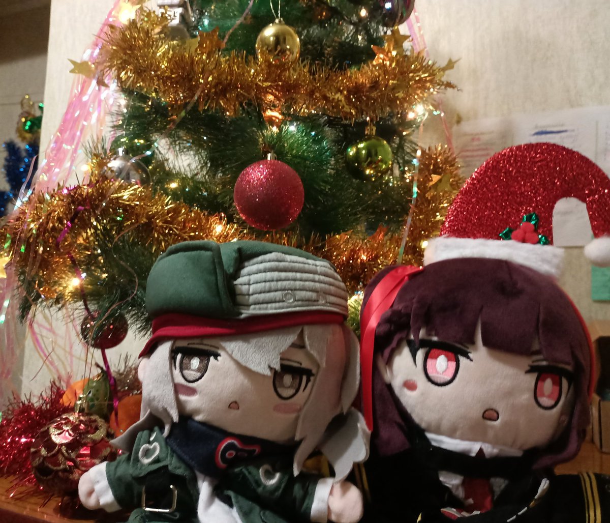 Shitatsu1's tweet photo. Heeeey! I still live. 
Happy new year. 

#gfl #GirlsFrontline #G11 #WA2000 https://t.co/zB4oSoWngY