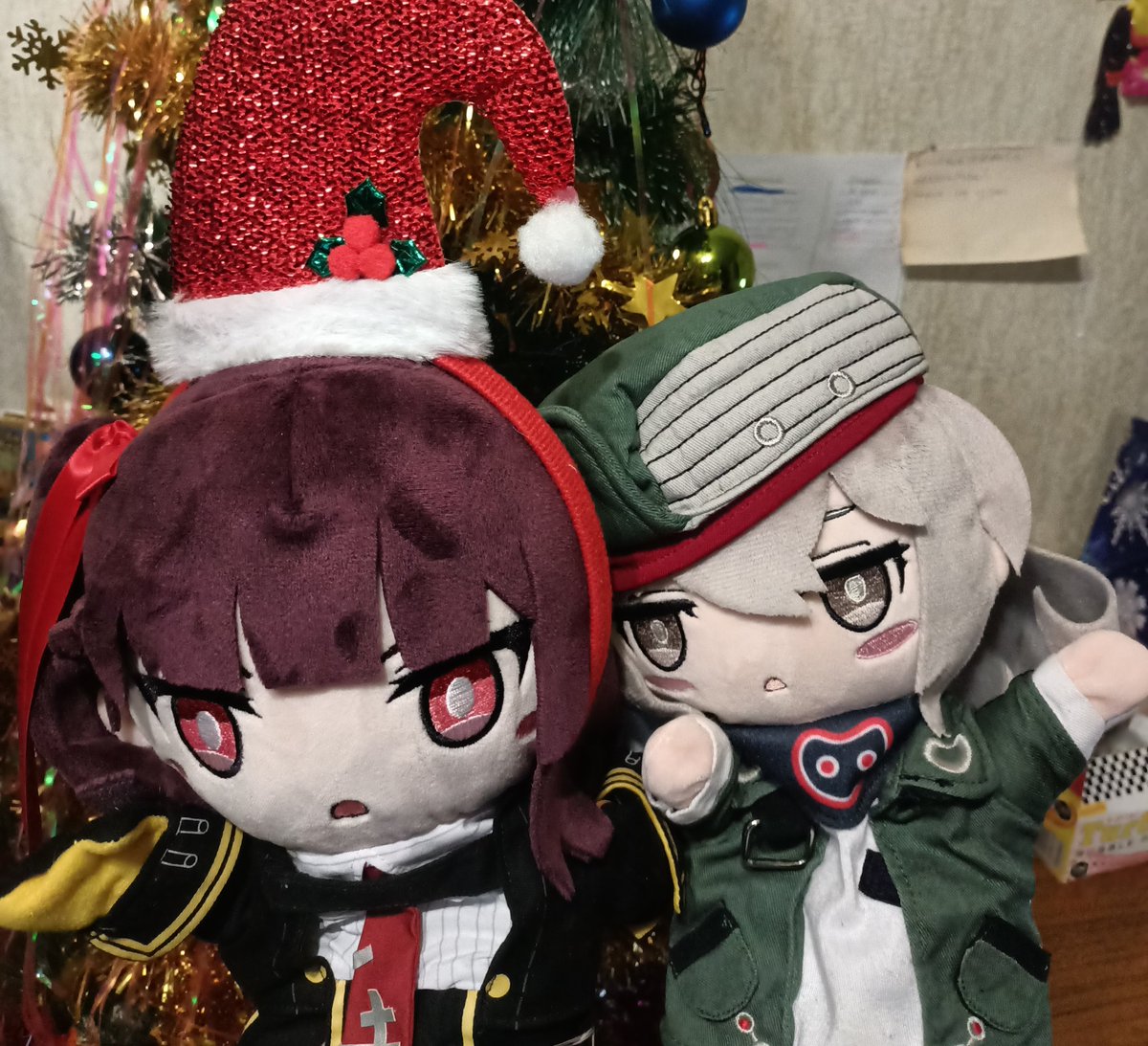 Shitatsu1's tweet photo. Heeeey! I still live. 
Happy new year. 

#gfl #GirlsFrontline #G11 #WA2000 https://t.co/zB4oSoWngY