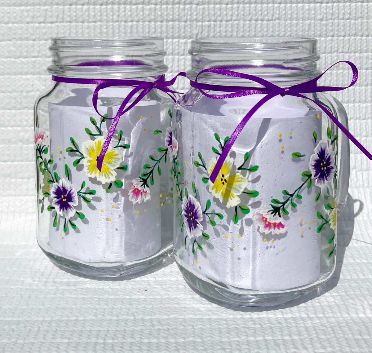 Mason jar mugs etsy.com/listing/967028… #masonjars #bohoglasses #paintedmugs #SMILEtt23 #CraftBizParty #valentinesdaygift #etsyfinds