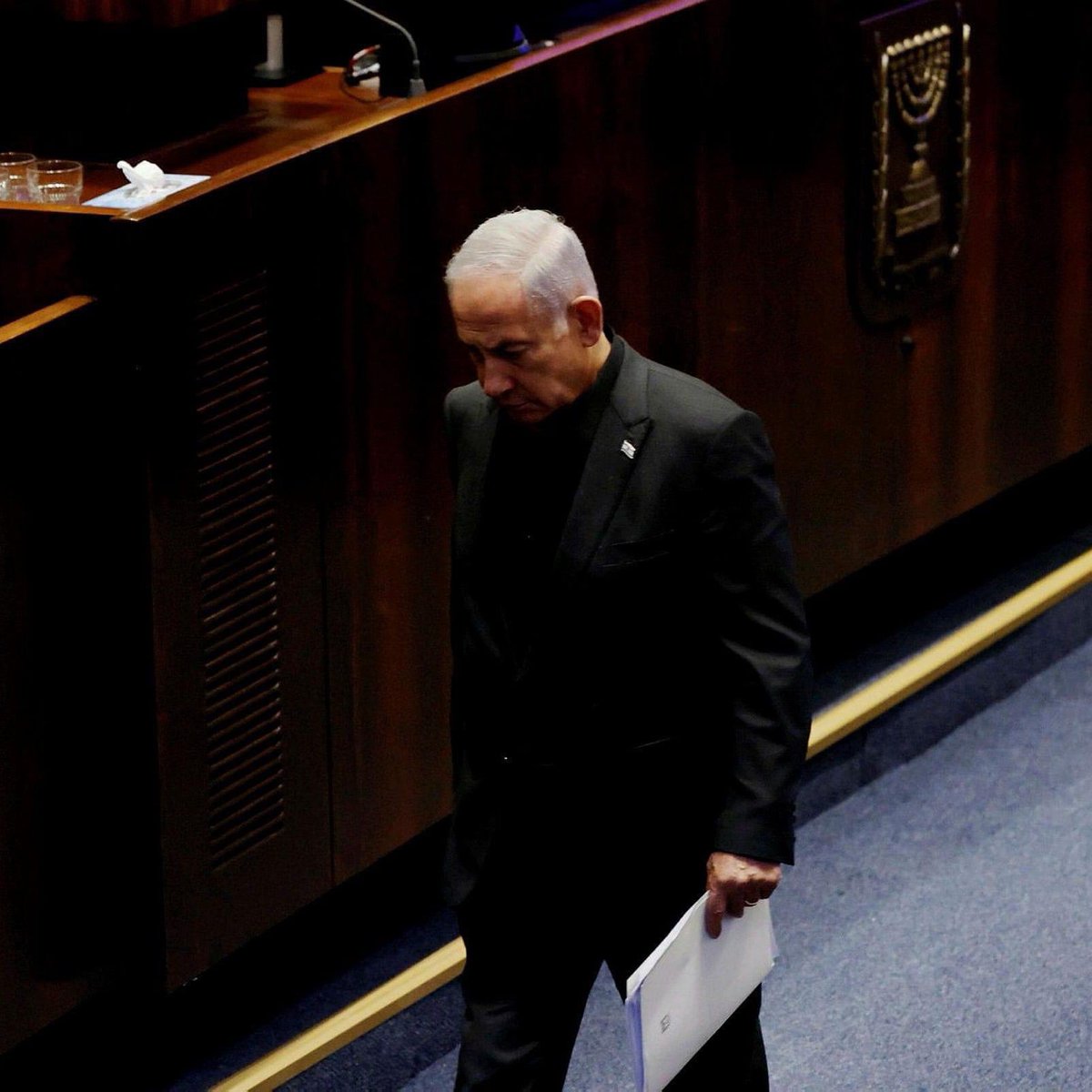 thelitt80824365's tweet image. Udi Arad 

אני מחזיק את עצמי 80 יום שלא לשפוך את כל מה שיש לי להגיד, מתוך כבוד לילדים שלנו שנלחמים שכם אל שכם ברגעים אלו. אבל דווקא בגללם, אני לפחות רוצה לשתף בסיפור אישי:
ערב אחד כשהייתי בהתמחות-על בניתוחי מיקרוכירורגיה בטורונטו, קראו לי דחוף לחדר ניתוח בזמן השתלת כבד בילד.