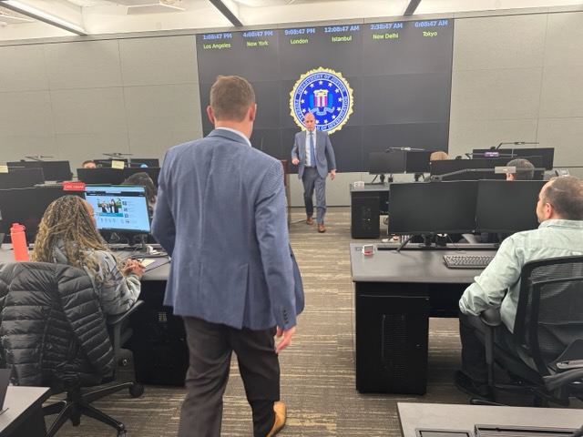 #FBINewYork Assistant Director in Charge Jim Smith addresses the team in the Joint Operations Center. Here, they coordinate information sharing, helping to keep #NYC safe during #NYE events in Times Square. #2024