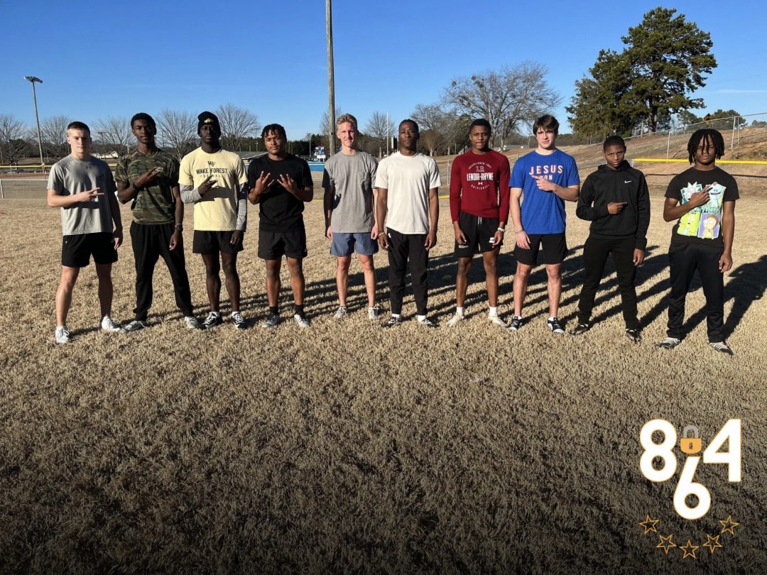 New Year’s Eve workday with some of my day 1s 🔒🤝🏿 appreciate my college and experienced HS dawgs mentoring the young bulls along the way @Tyler22Morgan @dillongibert21 @west_travon @Deerice_1310 @trentjohnso @_willwhite8 @owen_madden12