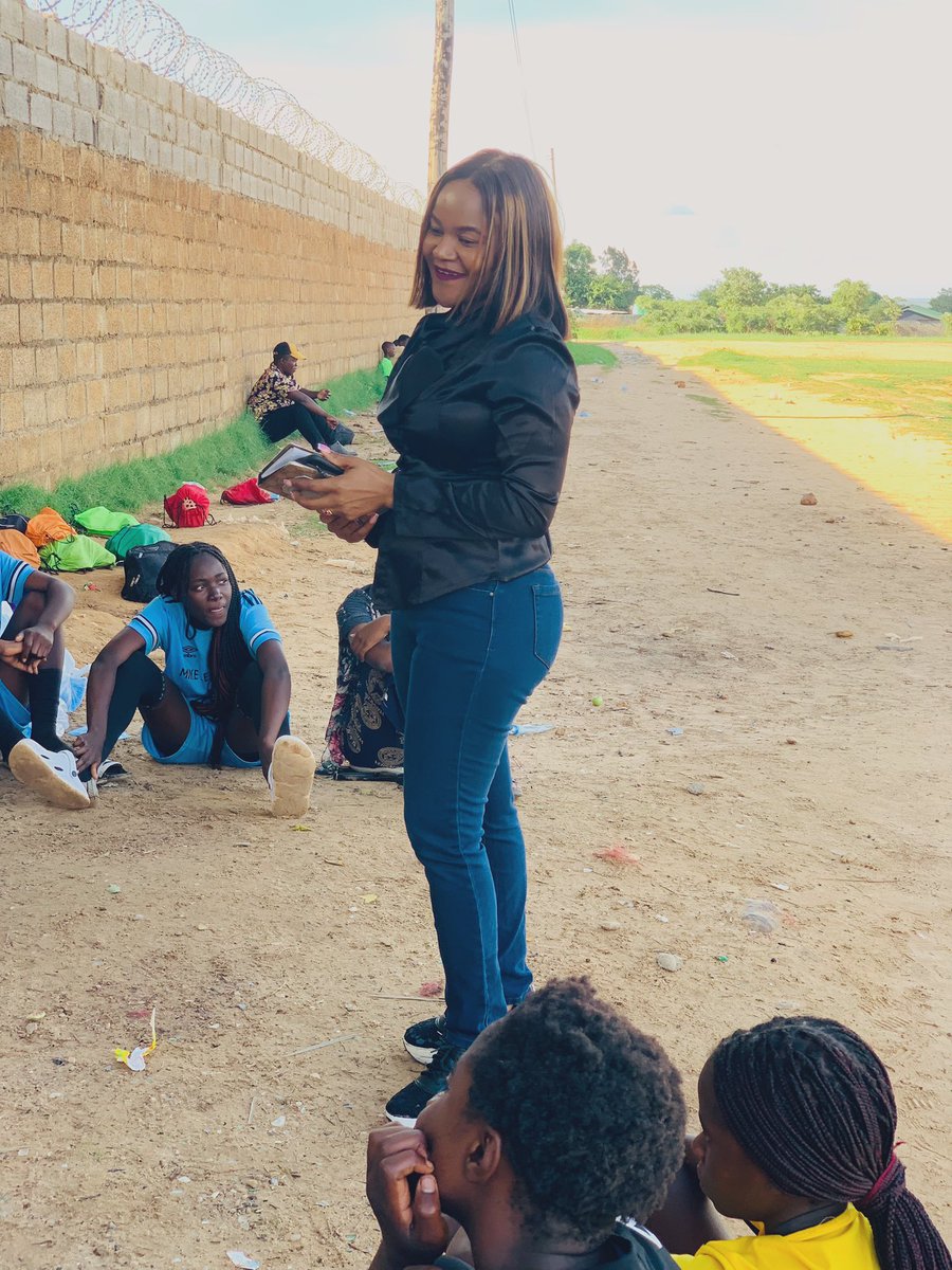 Tbeibez's tweet photo. Being humble means recognizing that we are not on earth to see how important we can become but to see how much difference we can make in the lives of others. Giving a talk on hygiene and mental health🧠#T&T #PPAZ #Twins #twinsisters👭❤️ 🧠#HappyNewYear2024 https://t.co/0rV4XTri3B