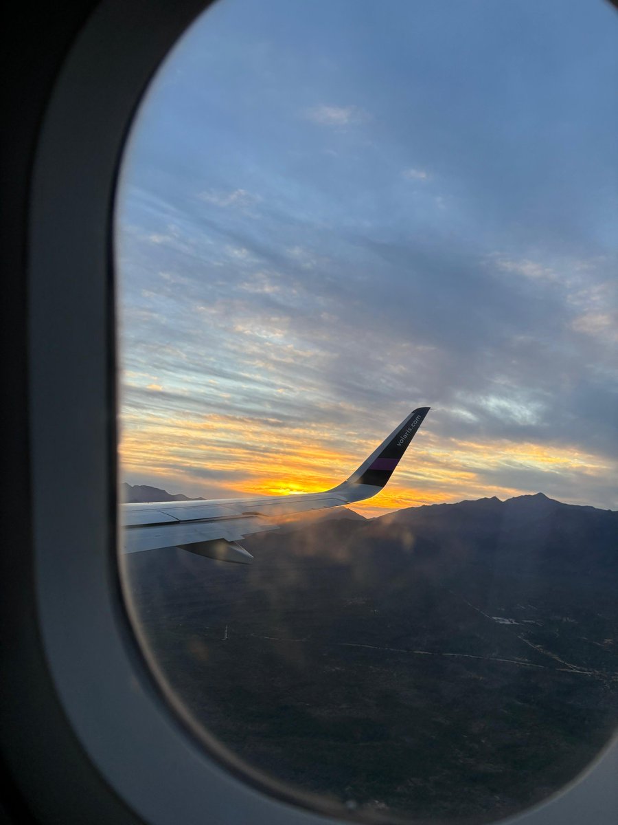 PsicSolAlva's tweet photo. Último atardecer #adios2023 y gracias https://t.co/0hq6GH1mnX
