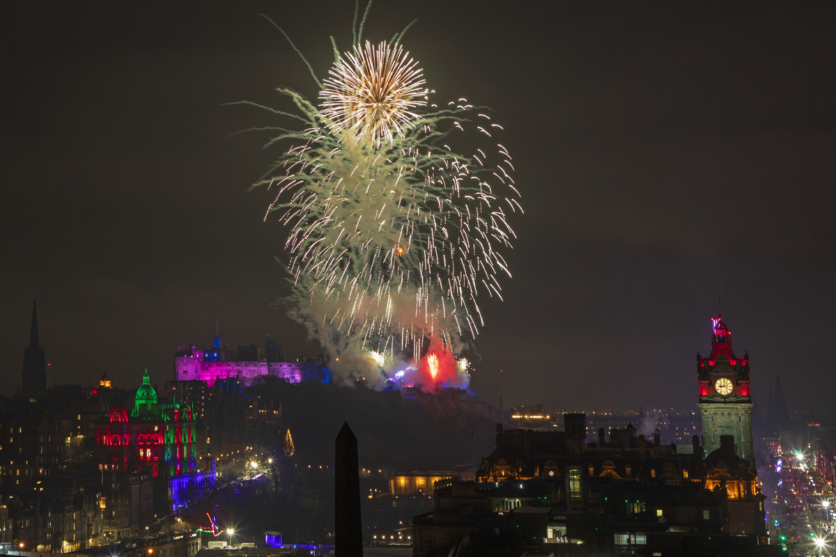 If this is the teaser at 9pm imagine what midnight fireworks will look like over Edinburgh Castle. Happy New Year and all the Best for 2024