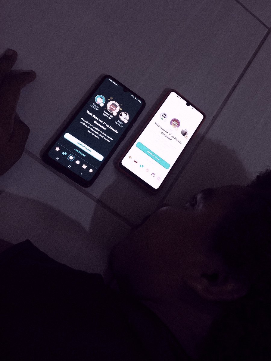 jamayragreyce's tweet photo. meu irmão quase morreu defendendo o primeiro lugar dele no duolingo o cara virou a noite não fez outra coisa hoje o dia inteiro e quando deu o final da competição 19h ele caiu duro estendido no chão mas venceu o oponente com 23 pontos de diferença (plus minha mãe jana) https://t.co/H3dwJNgPrt