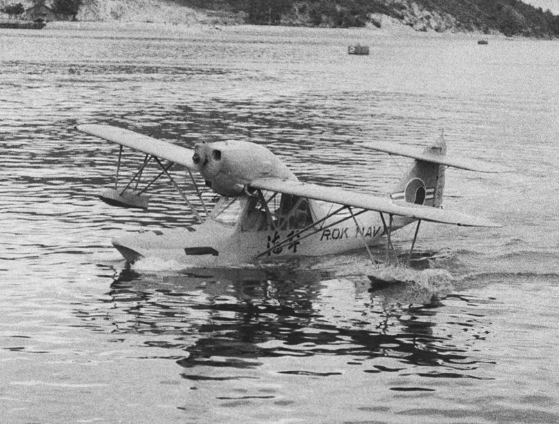 SV001R's tweet image. 올해는 대한민국 해군에서 개발한 한국 최초의 비행정 서해호 개발 70주년 및 해군 자체개발 비행정 제해호 침몰 60주기가 되는 해입니다.
올해는 작년 부활호 70주년처럼 거의 아무것도 없이 넘어가는 해는 되지 않았으면 싶으면서, 우리나라 초창기 항공기 개발역사 연구에 정진하기를 다짐해 봅니다