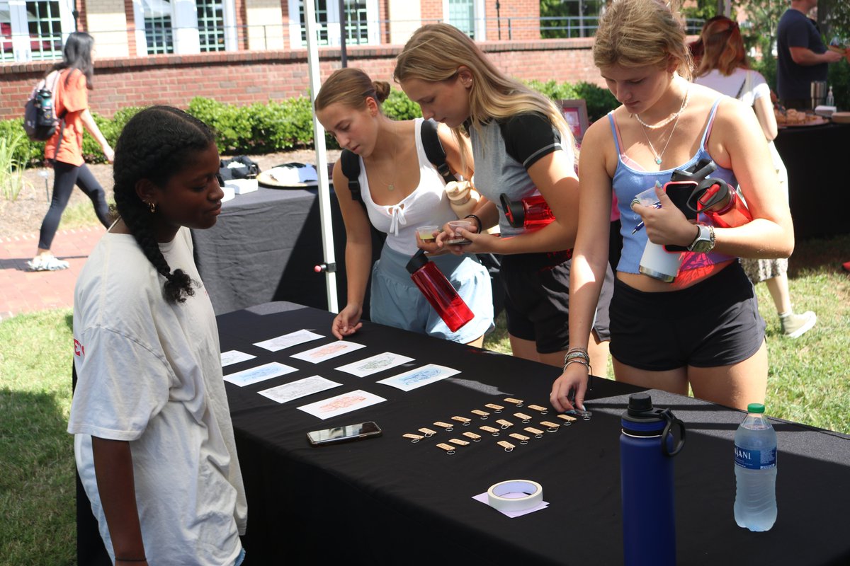 DohertyCenter's tweet image. What an amazing year we have had! The Doherty Center is proud of the accomplishments of our Innovation Scholars, University Innovation Fellows, Oak Originals student vendors and Lead Scholar Intern team for organizing such impactful events. We can't wait for 2024.