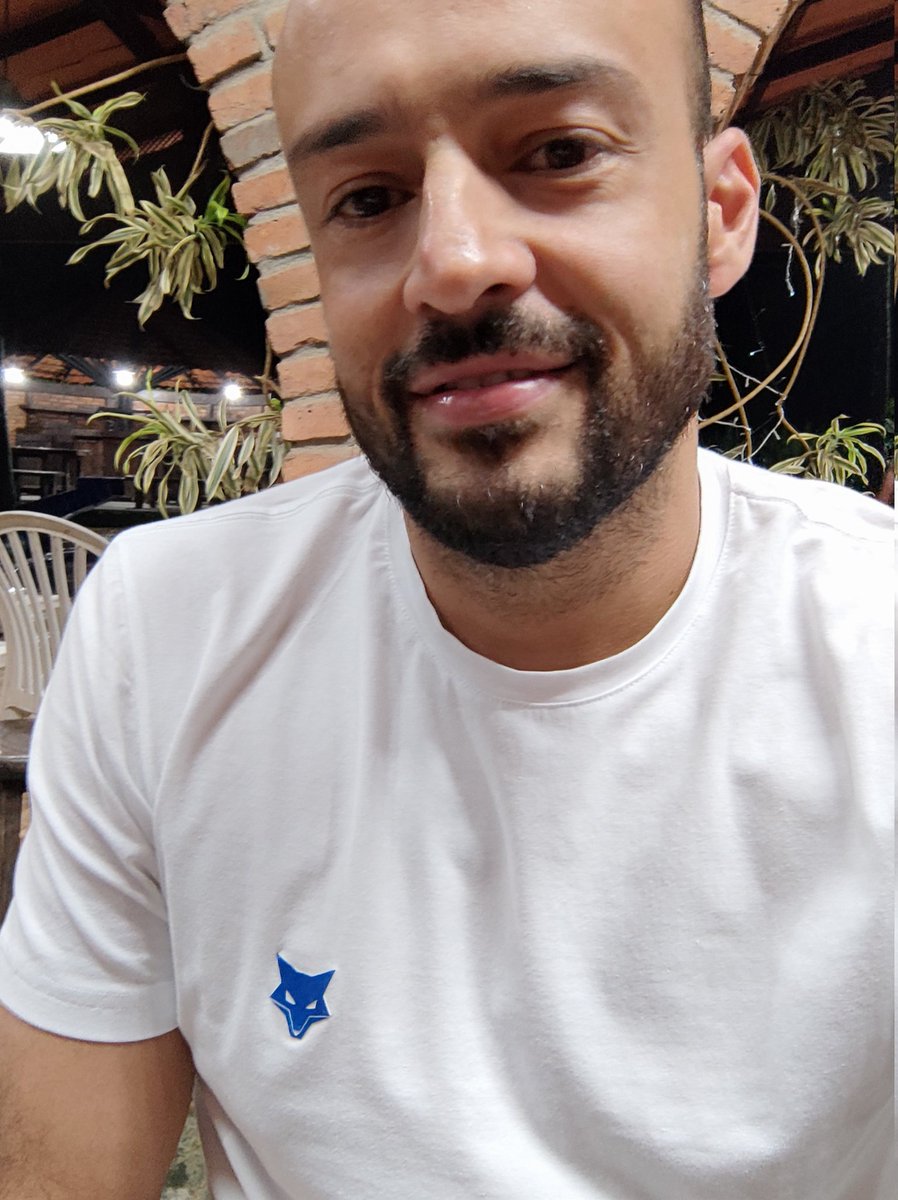 elbertcastro's tweet photo. Feliz 2024 para todos. 💙🤍🦊 #ViradaAzulEBranco https://t.co/2xXGgwsjeC