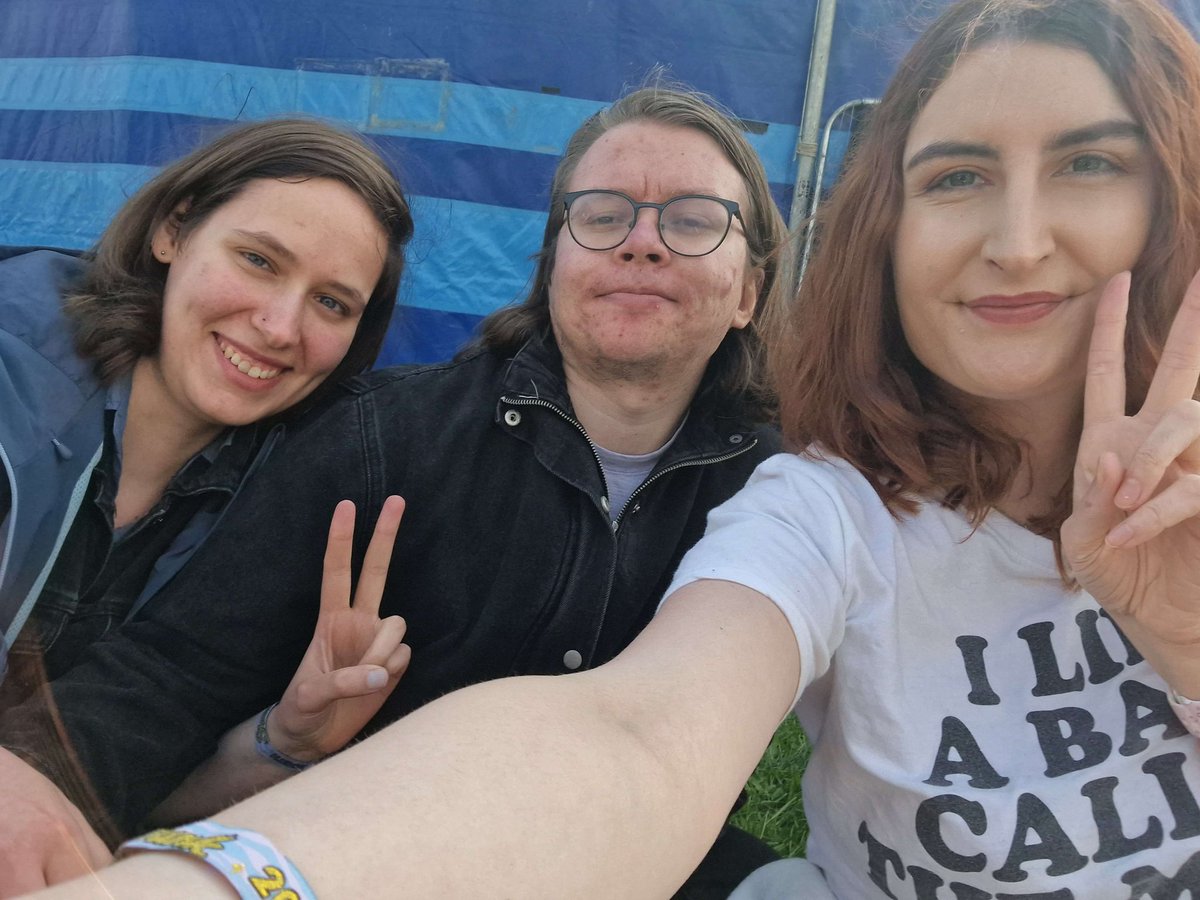 queenalyxandra's tweet photo. 2023 has once again been quite the adventure, I've been through so many tough situations again but I've learnt from them all. I've been surrounded by wonderful people all year and I'm grateful for them all. Here's to next year and more memories. 💞 https://t.co/tTLXKJyEZK