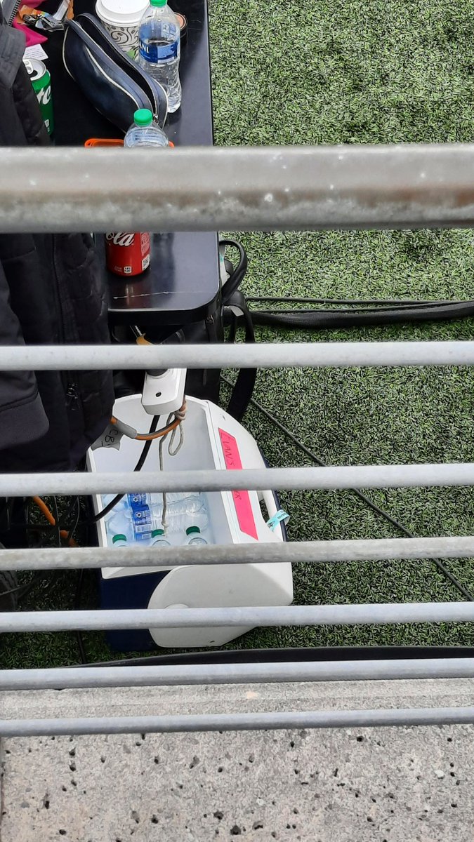 jaws3153's tweet image. Hey @RossTuckerNFL , do you have your own cooler on the sideline like @EvanWashburn ?