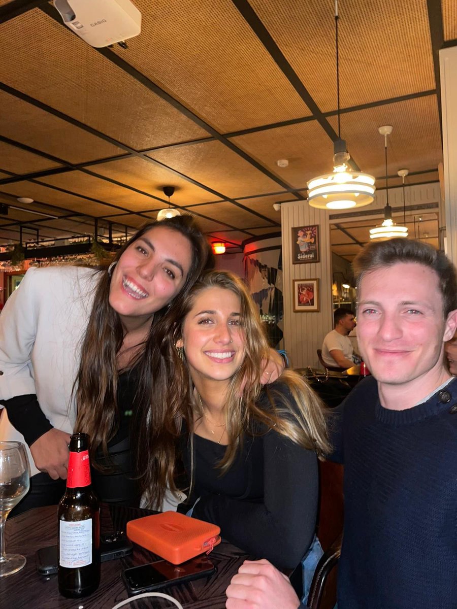 asb_alumni's tweet photo. A happy reunion for Class of 2️⃣0️⃣1️⃣6️⃣ alums who recently reconnected in Barcelona. Lovely to see so many familiar faces. Be sure to stop by ASB for a visit if time permits! School resumes on January 8. 💙❤️@ASBschool
#ASBalumni #ASBcommunity #americanschoolbarcelona https://t.co/HdSuNAzwas
