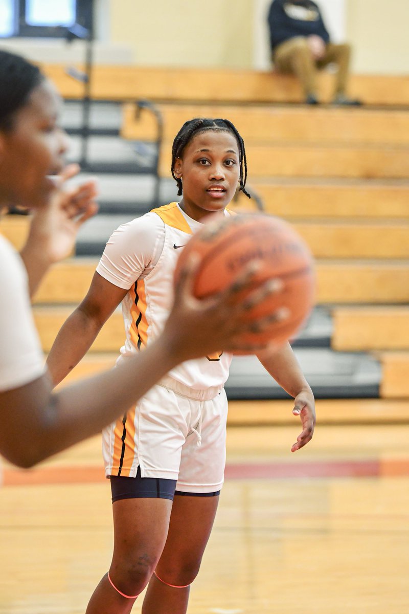 BashHoopsNE's tweet photo. ☀️ Sunday ☕️ Report☀️
(Free ✍🏾)

Last ☕️ Report of 2023 😢so let’s make it a good one! 
Let’s end the year with some takeaways from the Shooting Touch Showcase 🏀⬇️⬇️
🔗 https://t.co/Hq4SH54AXc

▪️Tilton, Adams ON FIRE 🔥 
▪️Nobles Still Unbeaten 
▪️Hoosac best defense? Hannah Richardson NEPSAC DPOY?
▪️New Hampton’s ‘27 class👀
▪️Rivers bounces back 
▪️Beaver Country Day on the radar

📸: @j_tshotz