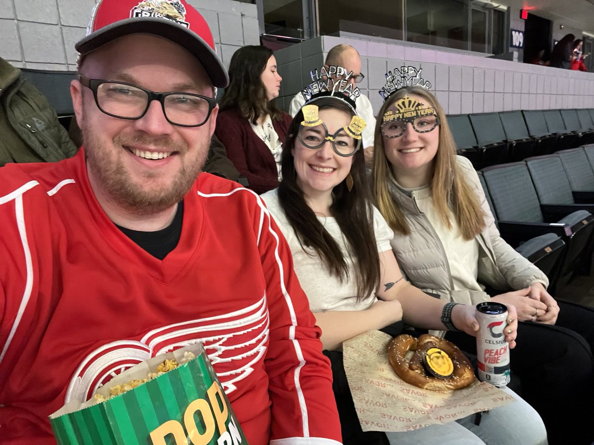 brandonalberda's tweet photo. Took our foreign exchange student to her first EVER American Hockey Game!! And. Of course it’s the NYE game at the @griffinshockey!! HAPPY NEW YEAR! #GOGRG https://t.co/z01syxIUTr