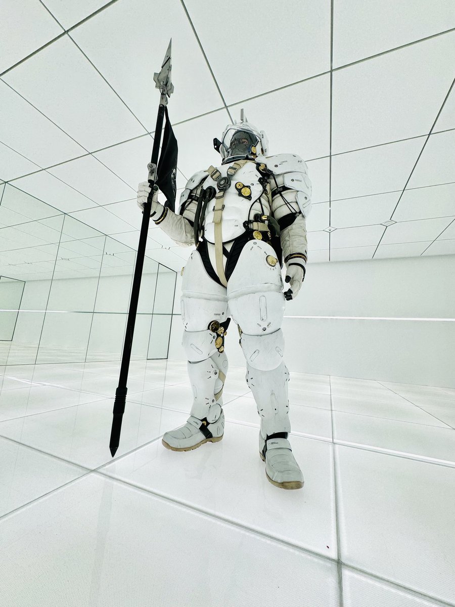 HIDEO_KOJIMA_EN's tweet photo. Happy New Year, 2024 is the Year of the Dragon, so I asked Yoji and RYU to design a "Ryu (dragon) Dense (LUDENS)" for us.

This year will be another year of simultaneous production of "DS2" and "OD". DS2 still has some ADR left, and we will start recording Japanese voice overs. I want to concentrate on creating games, so I would like to limit my business trips, but I can't do nothing because I have to shoot for OD, collaborate with Avengers, make DS into a movie, and work on other video projects. In addition to production, I am also planning to add another writing series, not only for anan but also for other projects. We are also planning to run a special program on "HideTube" which we have been neglecting, as a trial. We may also revive "Hide Radio" in the future. So, it is going to be a tough year, but I hope to enjoy this Year of the Dragon. Thank you again for your support this year.🙇🏻🙏👍🫶🐉🐲