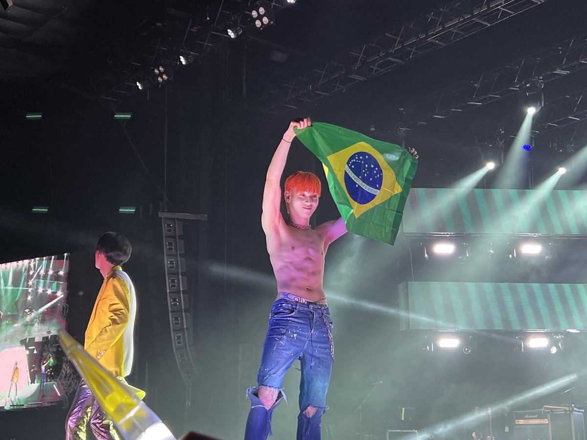 LobeProjetos's tweet photo. Os meninos que canta esperança conquistou o coração da adm e de muitos no #asiastarfestival 
Eles entregou tudo!!
Adms não vê a hora de ver os meninos em 2024 @official2z https://t.co/RbRdIvoGIx