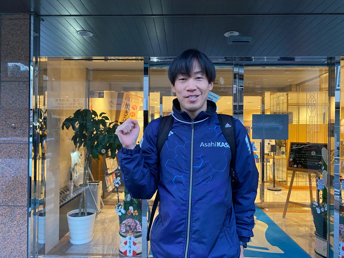 ak_rikujo's tweet photo. 【ニューイヤー駅伝】
それぞれの区間へ出発しています👏
#長嶋幸宝
#大六野秀畝

#AsahiKASEI #旭化成陸上部 #ニューイヤー駅伝2024
#駅伝日本一決定戦 https://t.co/bkauSFe2uF