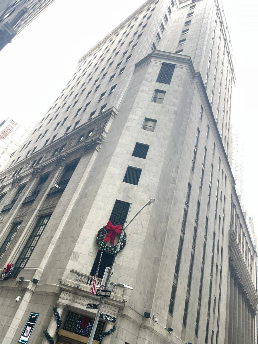 TiXeunk's tweet image. The new year has begun. I wish everyone all the best and spend every day safely.🥰