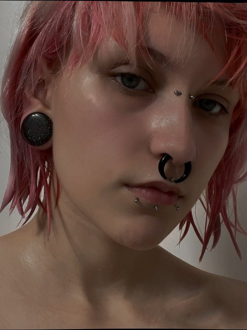 I&rsquo;m trying to be active today omg, but I&rsquo;m coming down with some kind of cold and my body is SORE🥺 https://t