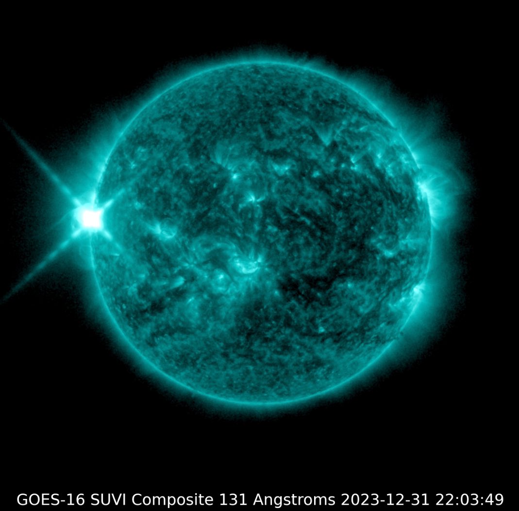 Breaking - Massive X5 solar flare recorded on the sun tonight

For the latest donegalweatherchannel.ie/live-aurora-no…

#aurora #ireland #solarflare #xflare #space #spaceweather #astronomy