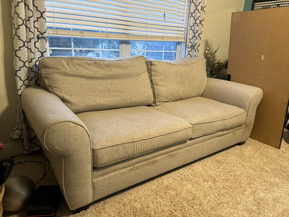 Natmayne's tweet photo. $300 OBO : must pick up 75054 

Very comfortable three piece living room set. One XL two cushion (can fit 3 people comfortably), one love seat and one single seat with matching ottoman - small damage from cat on corner of love seat https://t.co/jHQFbYSctS