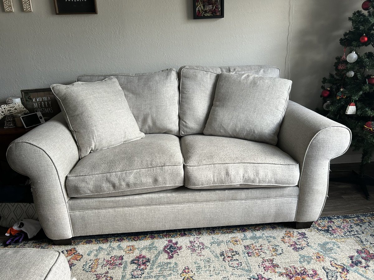 Natmayne's tweet photo. $300 OBO : must pick up 75054 

Very comfortable three piece living room set. One XL two cushion (can fit 3 people comfortably), one love seat and one single seat with matching ottoman - small damage from cat on corner of love seat https://t.co/jHQFbYSctS