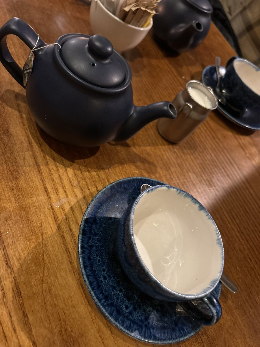 emmaclarehewitt's tweet photo. Sensible NYE….Happy New Year peeps 🥳 @HornsmillHelsby #warminside https://t.co/NraFZOzvwz