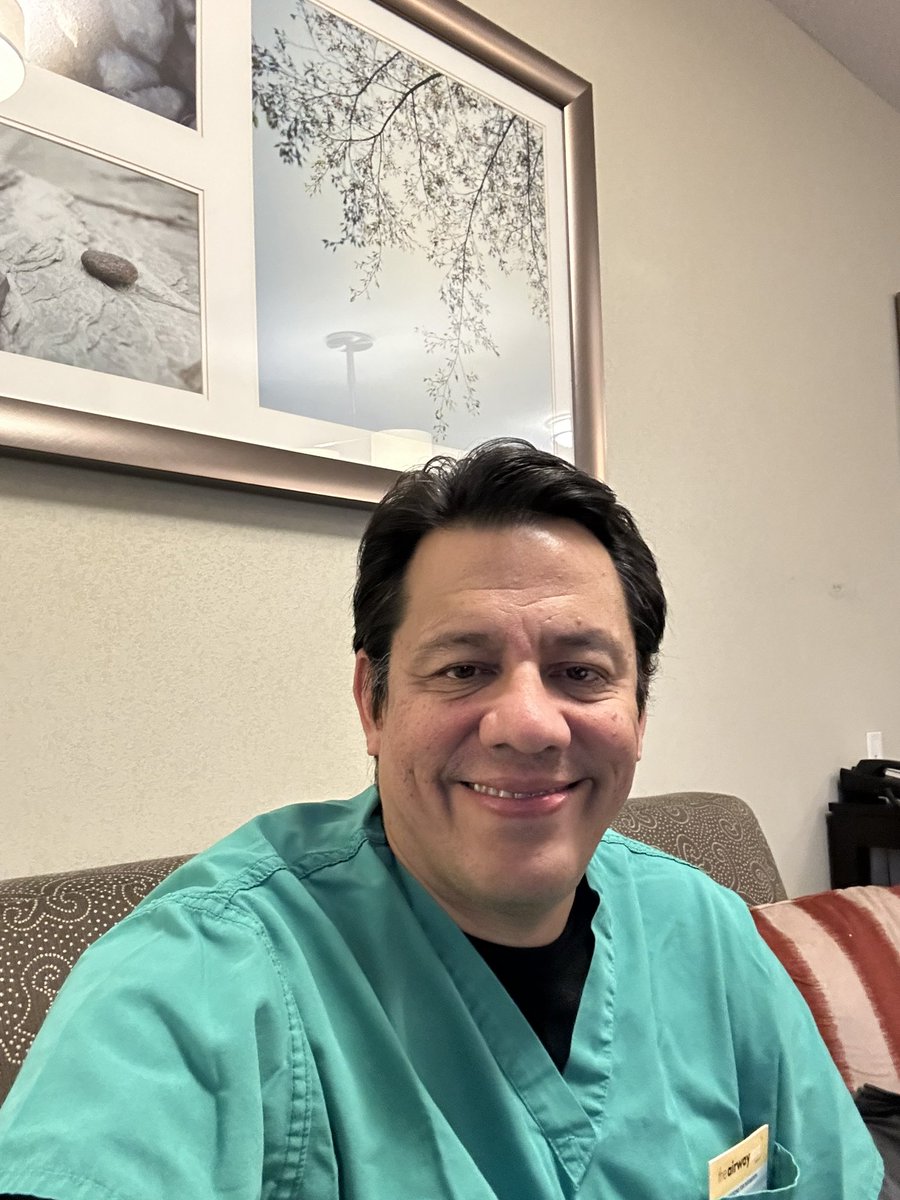 Qué mejor manera de celebrar que ayudando a otros haciendo lo que amas? #Feliz2024 
What a better way to celebrate? Getting ready to do what I love and what I’ve been doing for 30 years, helping others. #HappyNewYear2024 #BeThankful #CriticalCare on call.
