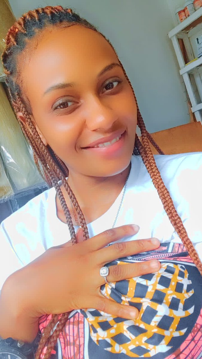 ChemboMafuka's tweet image. Guide me when there is no Moon, Support me when there is no friend. Hold me when I am lost, Love me like you always have. Wishing a beautiful Happy New Year 2024 to the best wife in the world.