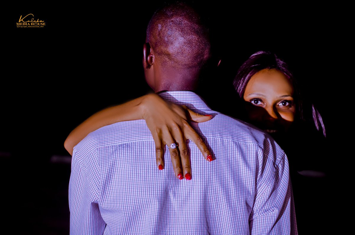 ChemboMafuka's tweet image. Guide me when there is no Moon, Support me when there is no friend. Hold me when I am lost, Love me like you always have. Wishing a beautiful Happy New Year 2024 to the best wife in the world.