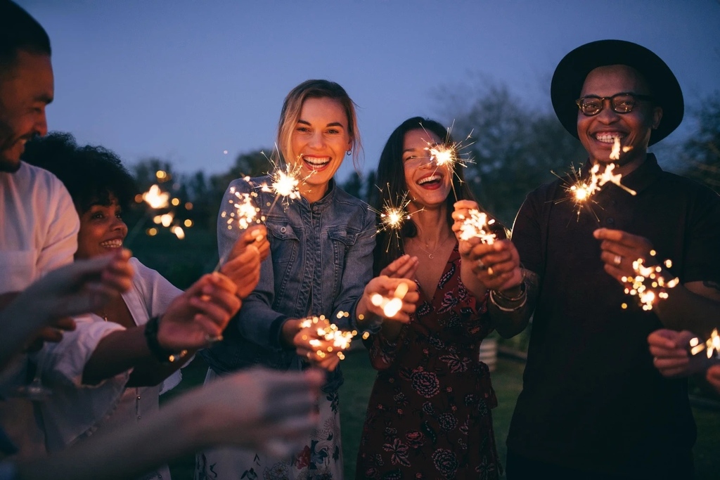 No matter what your New Year's resolution may be, you deserve to be in a space where you can live with purpose, create new opportunities for yourself, and do the things that make you happy. 

#NewYears #RetreatBehavioralHealth #YouMatter
#partytime #holiday #celebrate #cheers