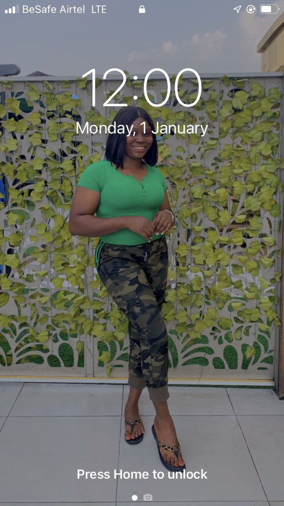 thomostina's tweet photo. Happy new year 🎊🎆🎈 https://t.co/Glz83srLMk