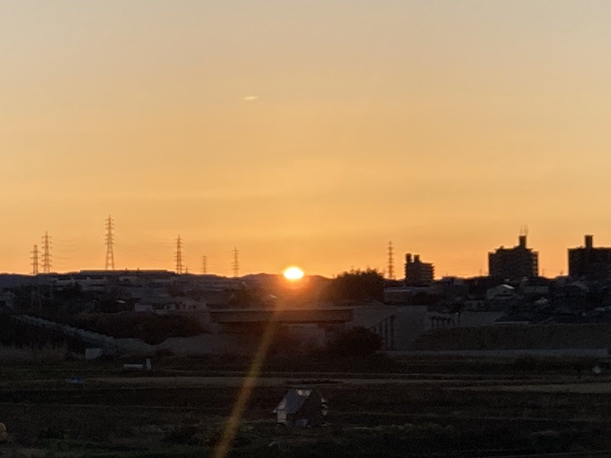 K1559O's tweet photo. 初日の出 https://t.co/zxd61M2RNF