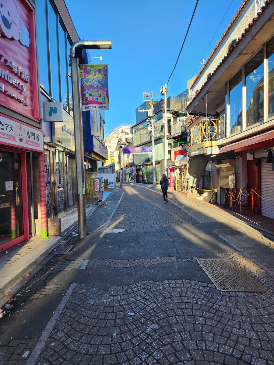 DocFAI2's tweet photo. 竹下通り。人が。。。 https://t.co/UjFgxGsv4F