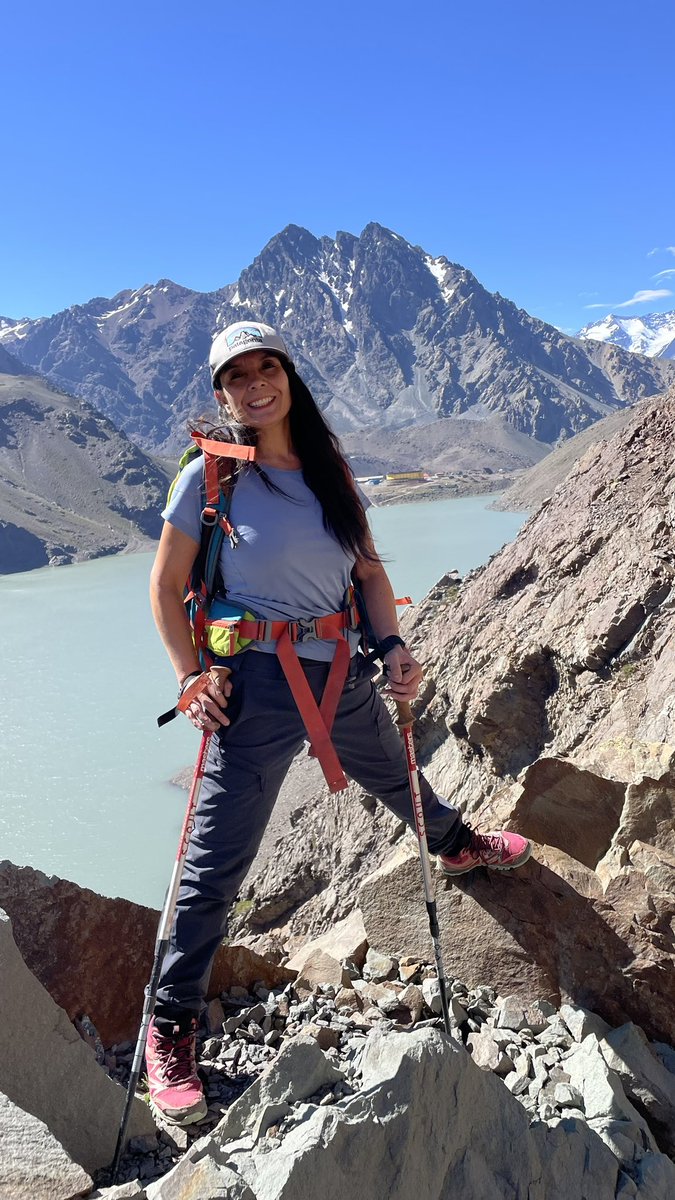 FloresNormal's tweet photo. Caminando hacia el 2024 con pasos firmes y vistas impresionantes. ⛰️ Hoy me despido del año conectada con la naturaleza. ¡Feliz año nuevo para todos! 🌟 #FelizAñoNuevo #Bienvenido2024 https://t.co/M6U9vSY3yj
