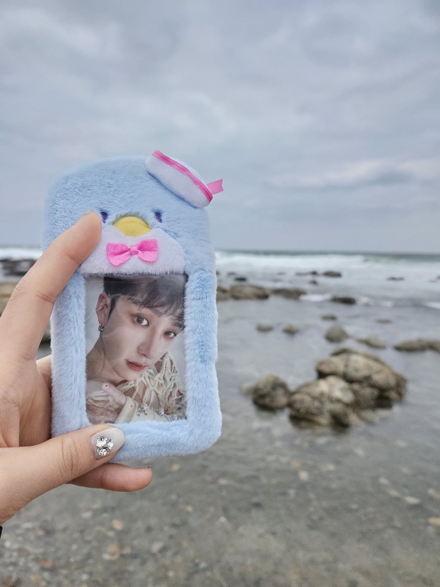 revan0325's tweet photo. 포항은 휑~
바람만 맞고가기...ㅠ

스키즈랑 스테이들 새해 복 많이 받아🤍 https://t.co/fklodEyY3V
