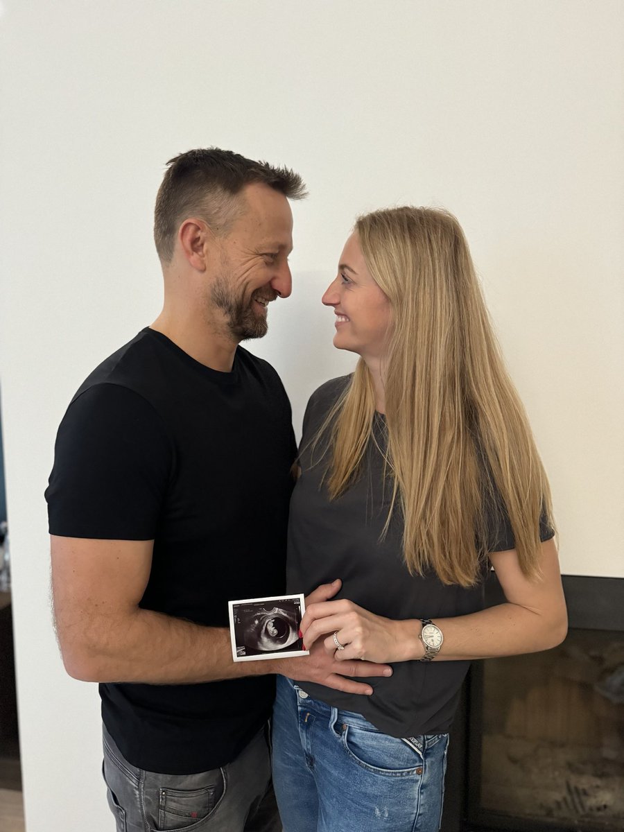 Petra_Kvitova's tweet photo. On the first day of 2024 I wanted to wish you a happy new year and share the exciting news that Jiri and I will be welcoming a baby into our family this summer! 👼 https://t.co/JwUi2Lcose