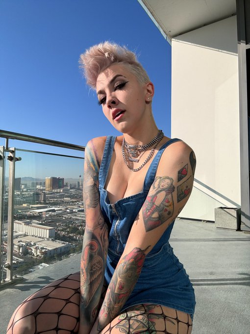 another year, another victory for the OG🎉 https://t.co/Z0uccRWVtK<a href="/tag/starwarsday"class="tags"><span>#starwarsday</span></a>