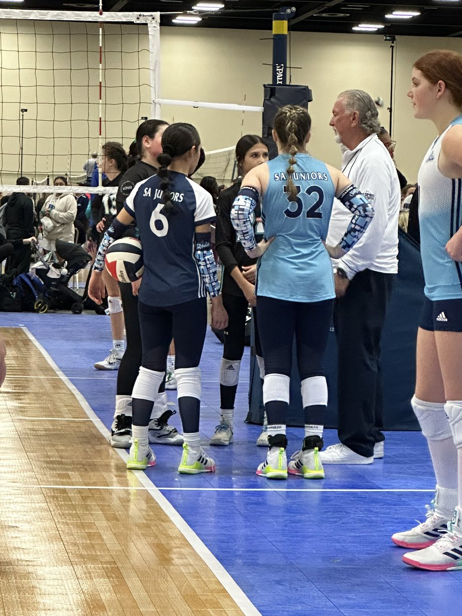 EmmaMcIver32's tweet photo. First tournament of club season is in the books!! 3rd place in the 13 Open division at the 210 Countdown. So excited for this season!! https://t.co/m8o1fguSwd