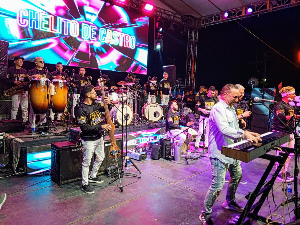 Y con éste gran concierto, con artistas como Chelito de Castro, Elder Dayán, Peter Manjarrés, Mr Blak, Charanga Joven, Pitufo Valbuena, Luis Egurrola, La Banda del Cinco, entre otros, finalizamos nuestro gobierno en Turbaco. 
Felicidades en el año nuevo. 
Amando Venceremos!