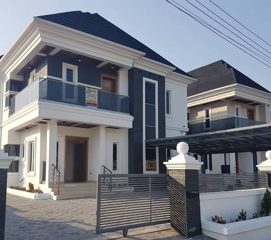 deenayaah's tweet image. I don't know who but one of the hands that repost this today will have one of these or both before 2024 is over 🙏🏿