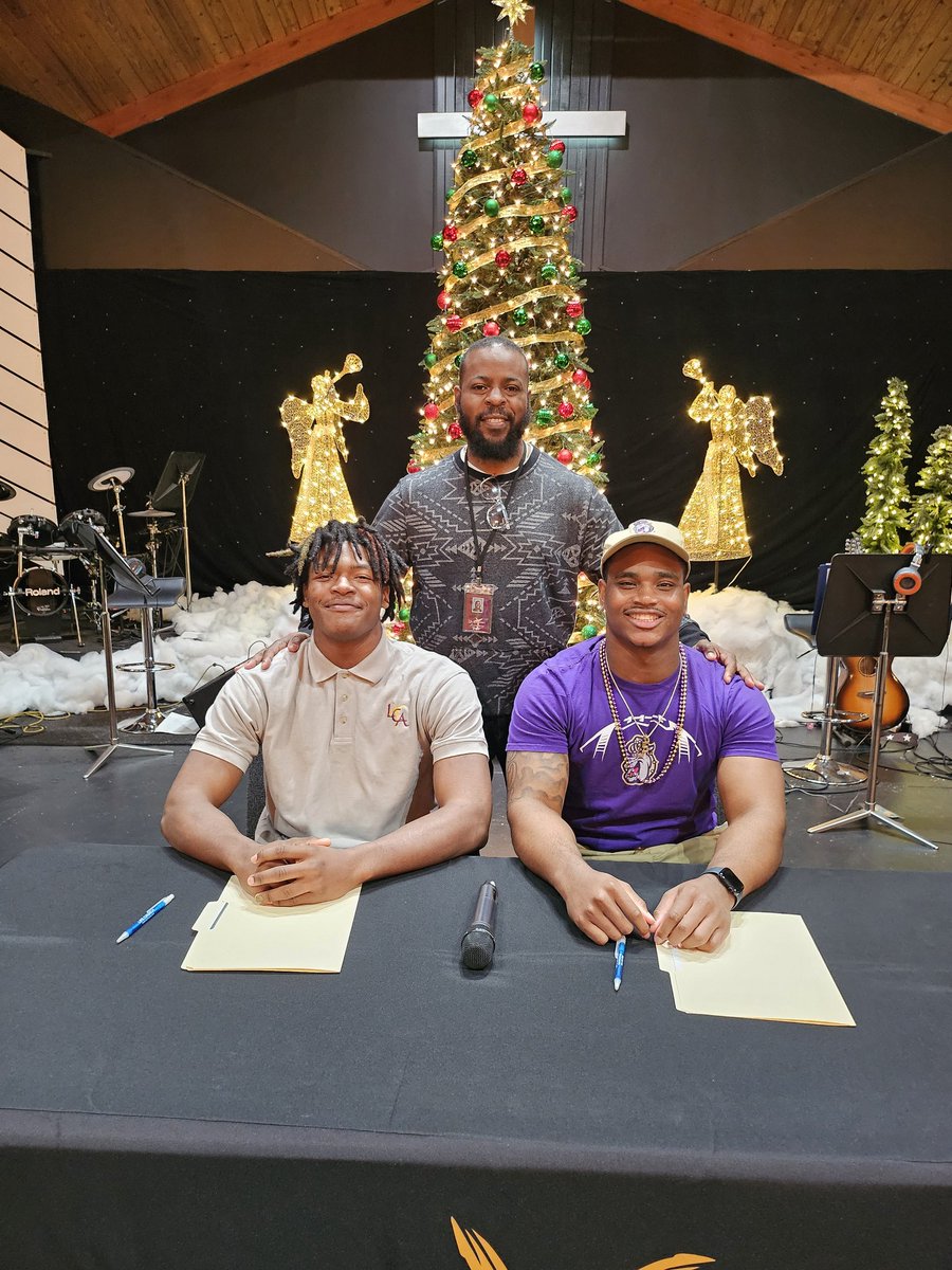 Life Christian Academy Football (@lcafootballva) on Twitter photo We can't close out the year without honoring two of our top Dawgs‼️ Early signees; major offensive threat <a href="/804Xaii/">Xzavier “X” Brown</a> signed with @standrewsfb. And, defensive nightmare and team captain <a href="/MarcellusNash_/">Marcellus Nash (2024)</a> signed with <a href="/JMUFootball/">JMU Football</a> . We're extremely proud and expecting greatness‼️ We can't close out the year without honoring two of our top Dawgs‼️ Early signees; major offensive threat <a href="/804Xaii/">Xzavier “X” Brown</a> signed with @standrewsfb. And, defensive nightmare and team captain <a href="/MarcellusNash_/">Marcellus Nash (2024)</a> signed with <a href="/JMUFootball/">JMU Football</a> . We're extremely proud and expecting greatness‼️