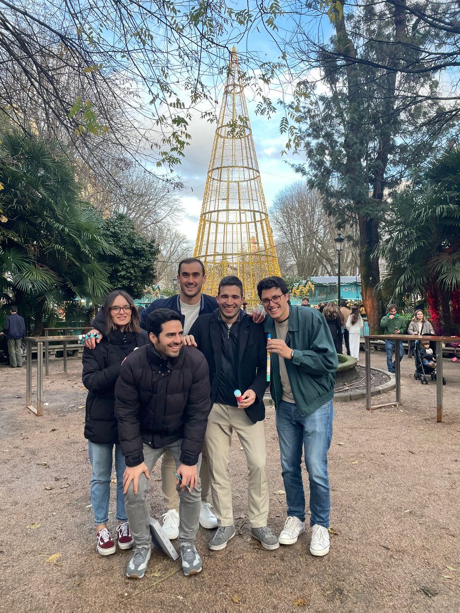 Tardevieja suele traer lo mejor. Tarde pero todavía no vieja. Queda 1 año. #freeabra #lobueno #jamelgos
<a href="/MartaAlonso_7/">Marta</a> 
<a href="/VictorRguez8/">Víctor Rodríguez</a> 
<a href="/OscarGLugo/">Oscar Garcia</a> 
<a href="/DiegoRivas/">Diego Rivas</a> 
@abrahamalonso93