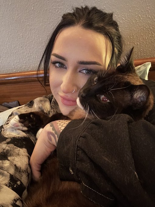 Watch Hannah Hedon's leaked NSFW photo on TwXstars