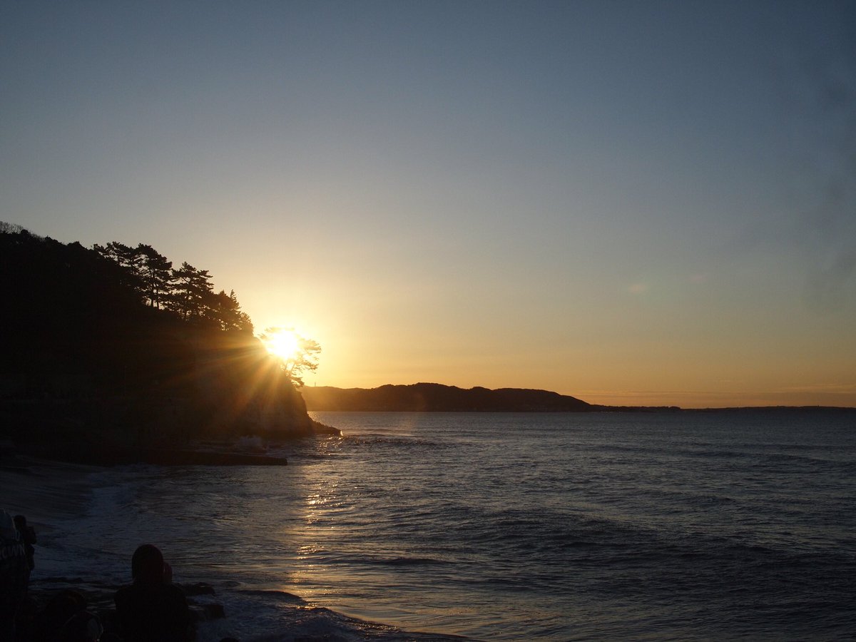 FULL_CAL's tweet image. あけましておめでとうございます
本年もよろしくお願いいたします

2024年元旦 鎌倉 稲村ヶ崎の初日の出です

#初日の出 
#2024NewYear 
#firstsunrise 
#firstsunrise2024 
#kamakura