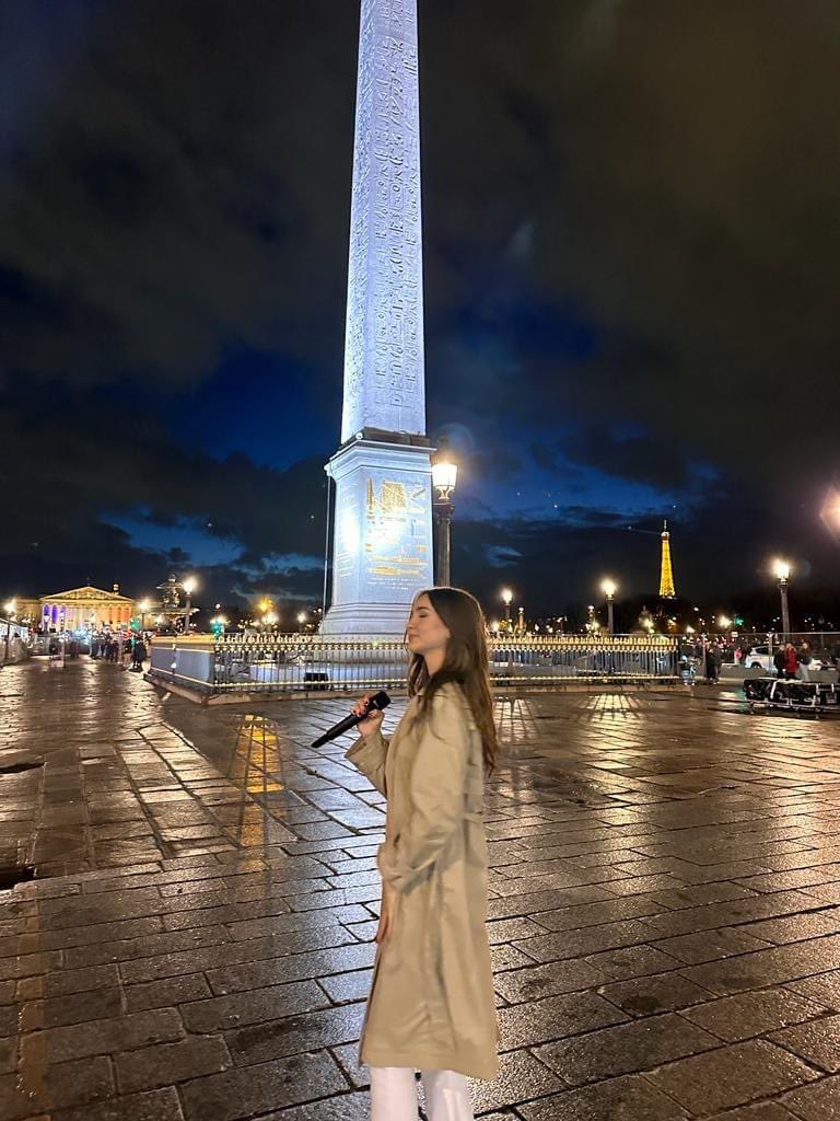 Bonne année 2024 à tous !! 
Une très bonne année à <a href="/angelinaofficie/">Angélina Officiel</a> ❤️🩷❤️🩷 
#BonneAnnee2024