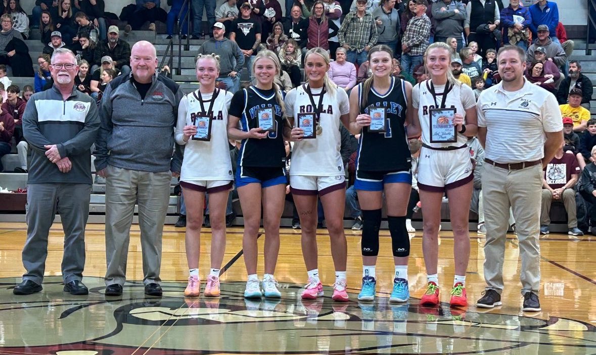 addy_seyfert32's tweet photo. Thank you to @rolla_bulldogs for all the support and donations for our amazing Annabelle and her family. We came up short in the championship, it was a great game and I am honored to have received all tournament team! #14strong #nobodyfightsalone @MissouriPhenom @girls_gvhoops https://t.co/mUpDTduQAC