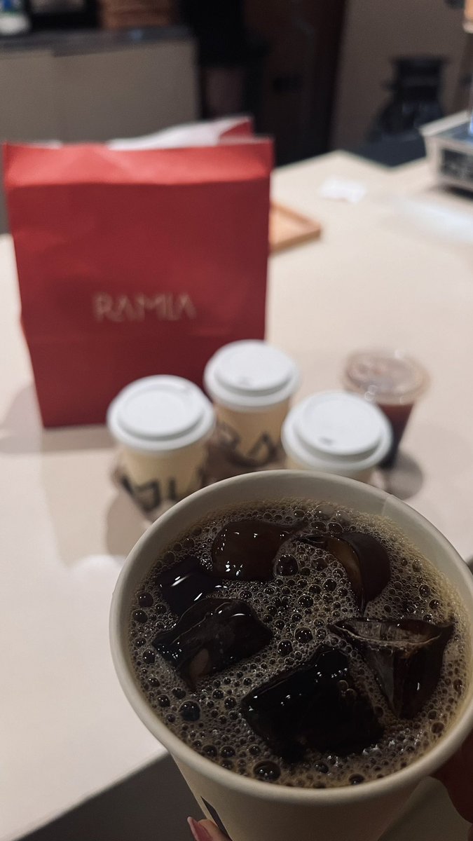 عساها سنة تفيض حنيّة 
عسى حنان أيامها يملأ ملامحنا ، آمين 🤎